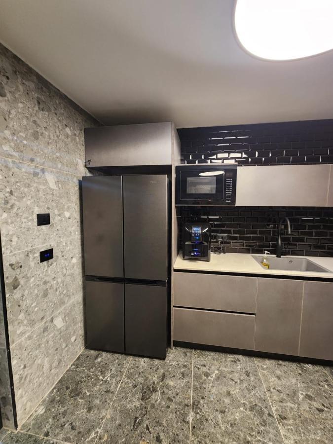 מבנים בים 75 Suites At Sea 海法 外观 照片
