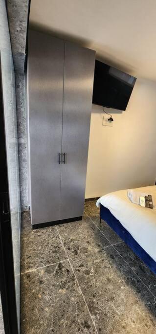 מבנים בים 75 Suites At Sea 海法 外观 照片